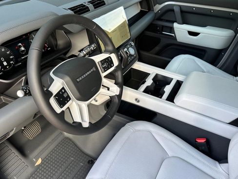 New 2026 Land Rover Defender 110 X-Dynamic SE AWD/4WD image 4