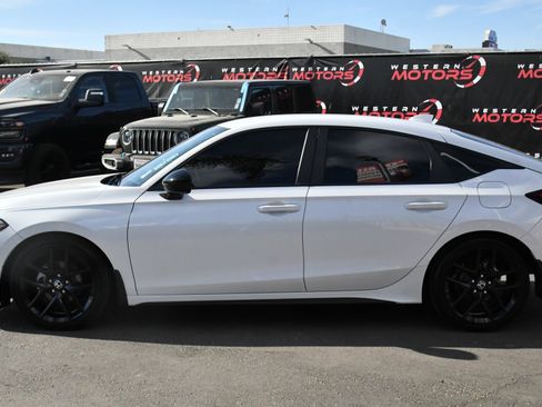 Used 2025 Honda Civic Sport image 4