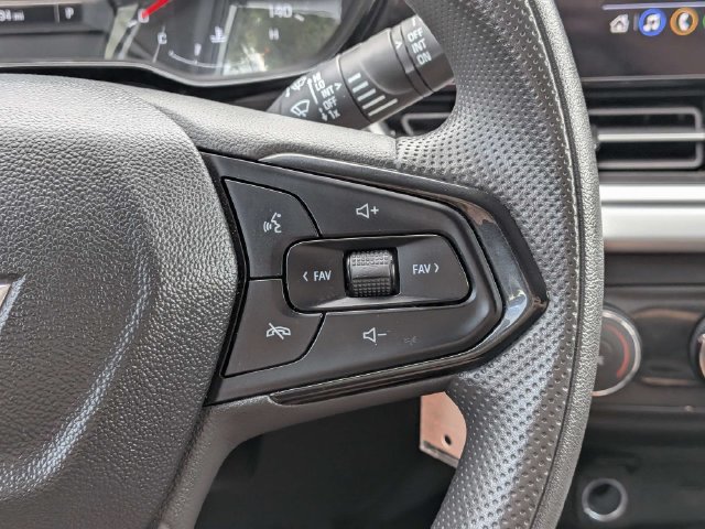 Used 2026 Chevrolet Trax LS w/ Driver Confidence Package FWD image 24