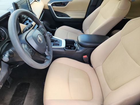 Used 2022 Toyota RAV4 LE image 20