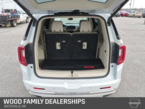 Used 2022 GMC Acadia Denali w/ Denali Ultimate Package image 9