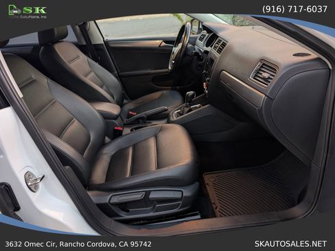 Used 2017 Volkswagen Jetta SE image 15