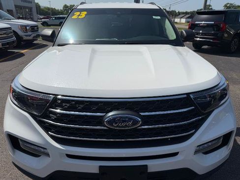 Certified 2023 Ford Explorer XLT w/ Equipment Group 202A AWD/4WD image 5
