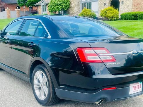 Used 2013 Ford Taurus SEL FWD image 7