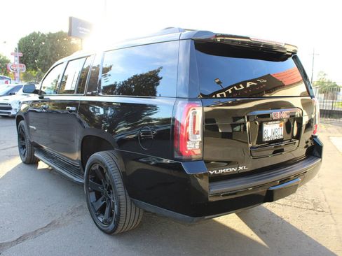 Used 2019 GMC Yukon XL SLT w/ Graphite Performance Edition image 36