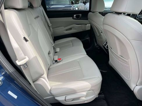 Used 2024 Kia Sorento S w/ Panoramic Sunroof Package AWD/4WD image 9