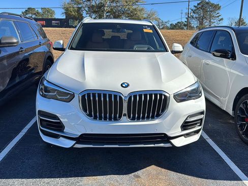 Used 2023 BMW X5 xDrive40i w/ Premium Package image 3