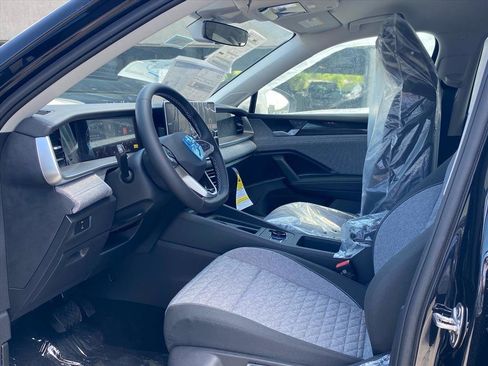New 2026 Volkswagen Tiguan S FWD image 2