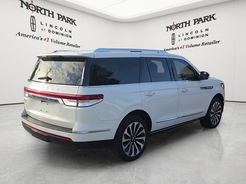 Used 2024 Lincoln Navigator Reserve AWD/4WD image 5