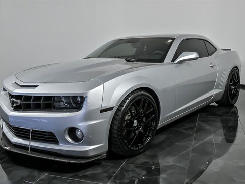 Used 2010 Chevrolet Camaro SS w/ RS Package RWD image 5
