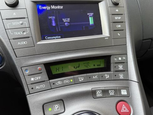 Used 2013 Toyota Prius Two image 23