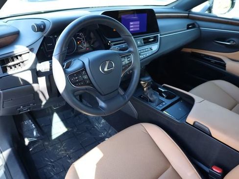 Used 2024 Lexus ES 300h w/ Premium Package image 10