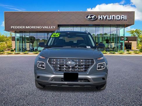 Certified 2025 Hyundai Venue Limited FWD image 8