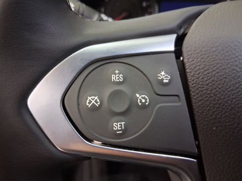 Used 2023 Chevrolet Traverse LT image 16