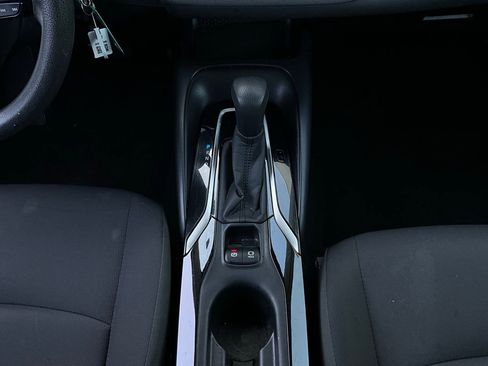 Used 2021 Toyota Corolla LE image 13