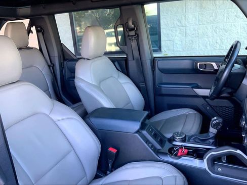 Used 2023 Ford Bronco Outer Banks w/ Sasquatch Package image 9