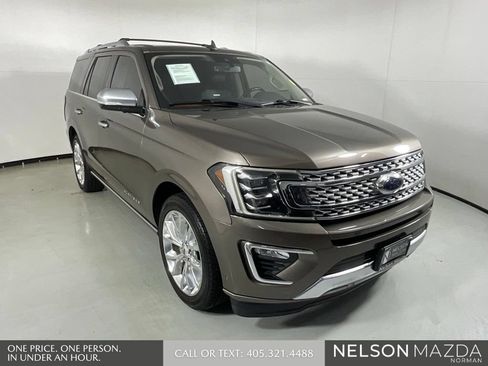 Used 2018 Ford Expedition Platinum RWD image 3