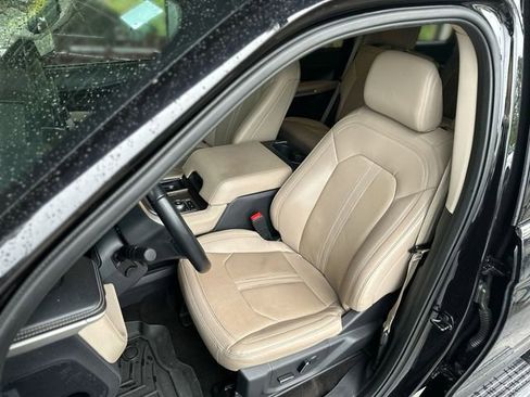 Used 2023 Ford Expedition Limited AWD/4WD image 12