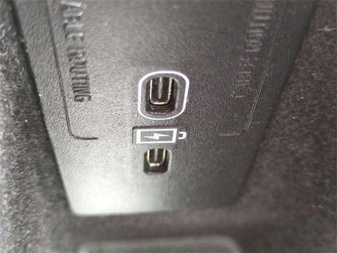 Used 2025 Volvo S60 B5 Plus image 21