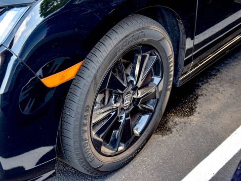 Used 2023 Honda Odyssey Sport image 12