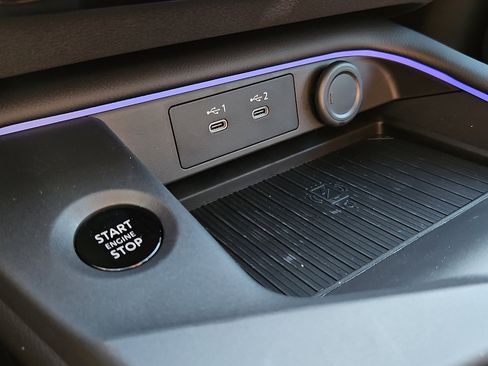 New 2026 Nissan Sentra SR FWD image 17