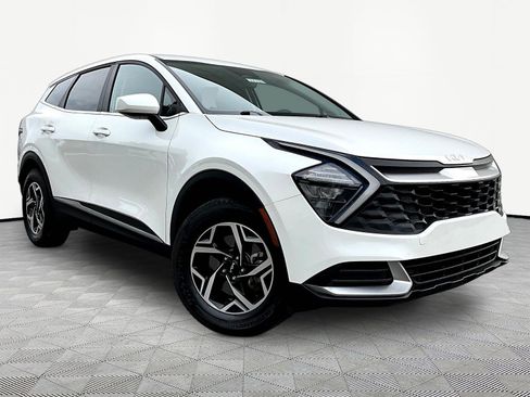 Used 2023 Kia Sportage LX AWD/4WD image 3