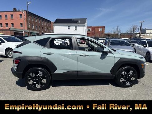 Used 2024 Hyundai Kona SEL image 3