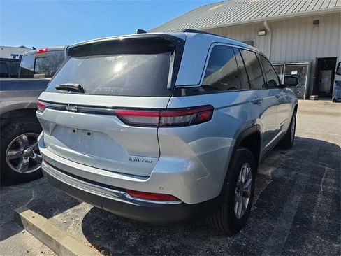 Used 2022 Jeep Grand Cherokee Limited image 5