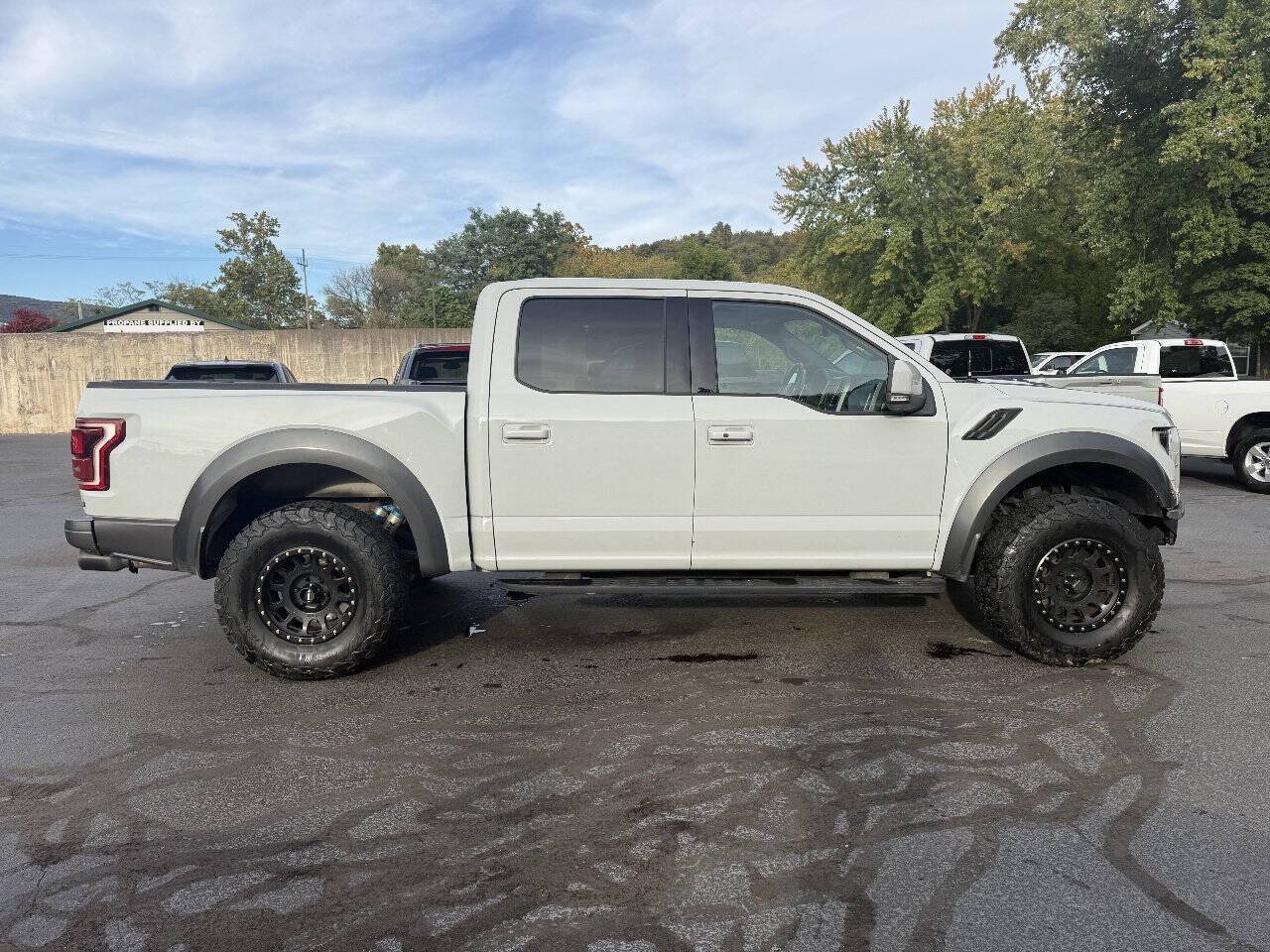 Used 2017 Ford F150 Raptor w/ Equipment Group 802A Luxury AWD/4WD image 5