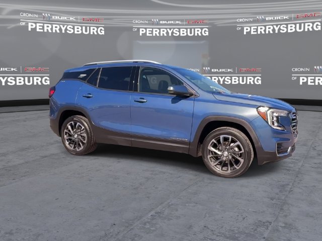 Used 2024 GMC Terrain SLT w/ Infotainment Package II AWD/4WD image 3