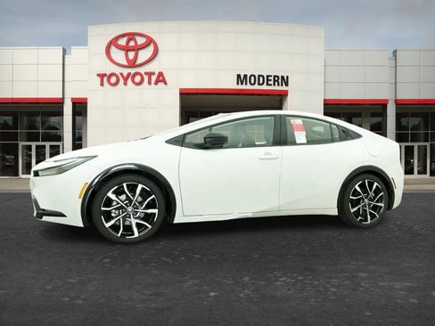 New 2026 Toyota Prius XSE Premium image 2