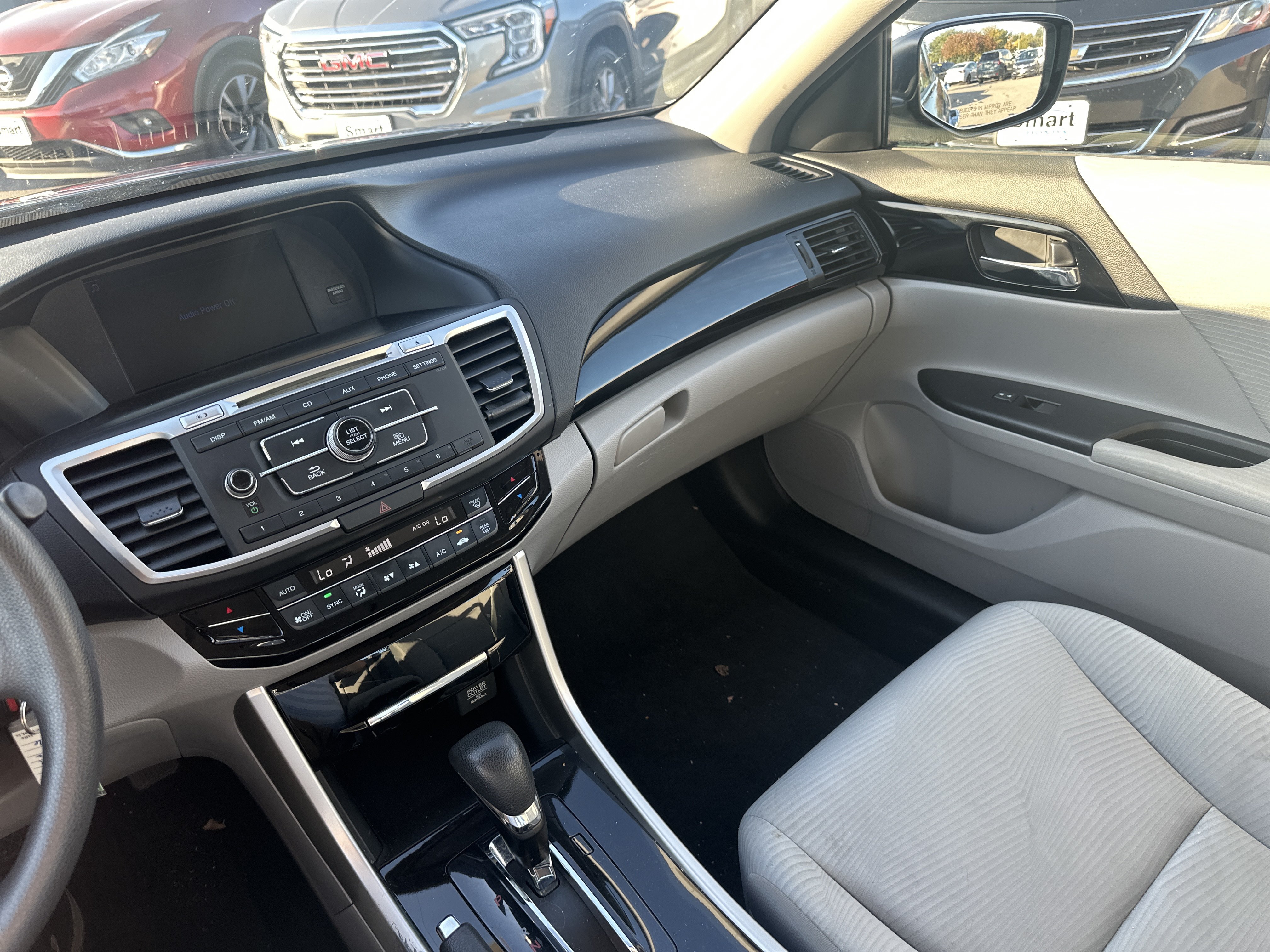 Used 2017 Honda Accord LX image 29