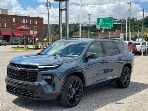 Used 2026 Chevrolet Traverse RS AWD/4WD image 2