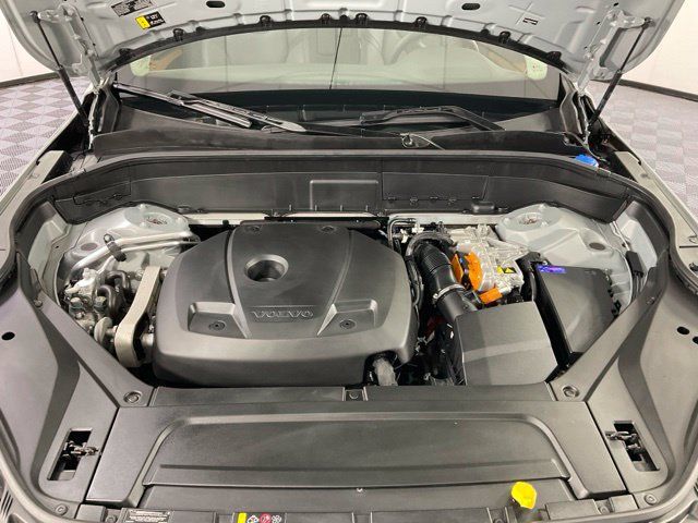 Certified 2025 Volvo XC90 T8 Plus AWD/4WD image 40