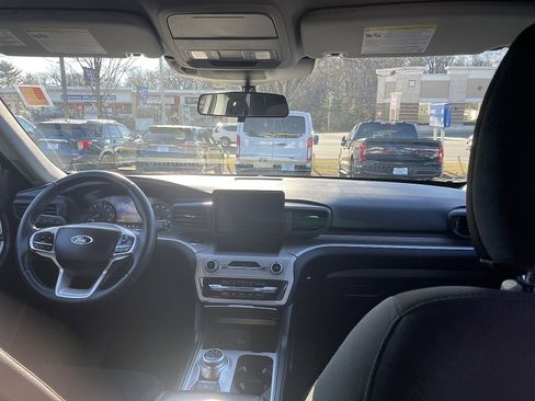 Used 2023 Ford Explorer XLT image 20