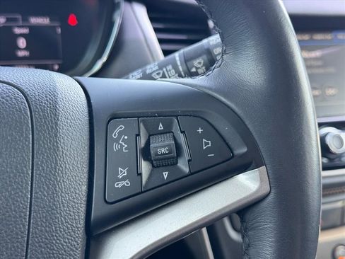 Used 2019 Chevrolet Trax LT w/ Redline Edition FWD image 18