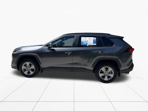 Used 2025 Toyota RAV4 XLE FWD image 5