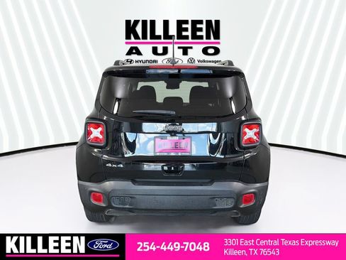 Used 2023 Jeep Renegade Latitude w/ Premium Group AWD/4WD image 8