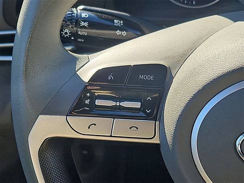 Used 2021 Hyundai Elantra SEL image 14