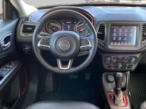 Used 2019 Jeep Compass Trailhawk w/ Leather Interior Group AWD/4WD image 6