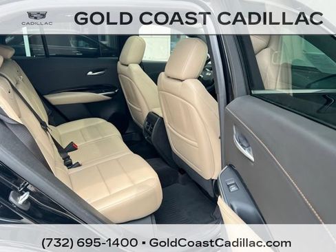 Certified 2024 Cadillac XT4 Luxury w/ Cold Weather Package FWD image 8