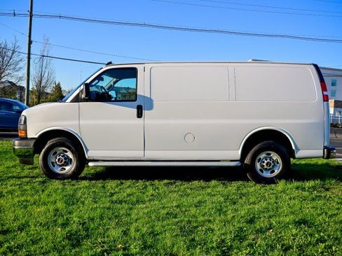 Used 2024 GMC Savana 2500 w/ Driver Convenience Package image 8