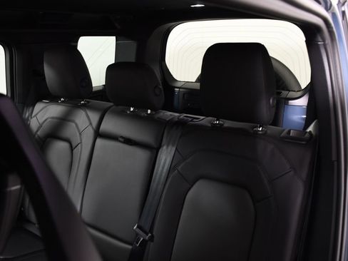 New 2026 Land Rover Defender 110 X-Dynamic SE AWD/4WD image 28