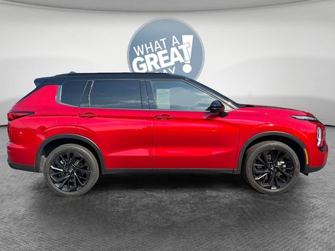 Used 2024 Mitsubishi Outlander SEL FWD image 2