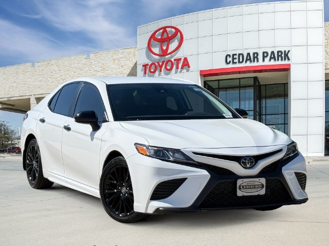 Used 2020 Toyota Camry SE FWD image 1