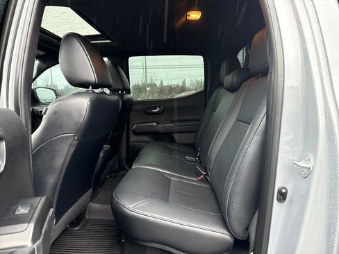 Used 2021 Toyota Tacoma TRD Off-Road w/ TRD Premium Off Road Package image 30