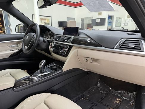 Used 2017 BMW 330i xDrive Wagon AWD/4WD image 18