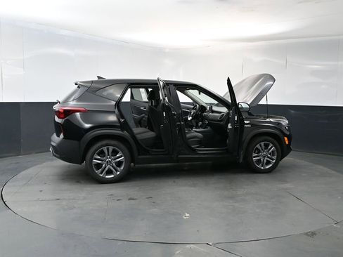 Used 2021 Kia Seltos LX AWD/4WD image 26