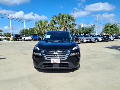 Used 2024 Nissan Rogue SV w/ SV Premium Package FWD image 8