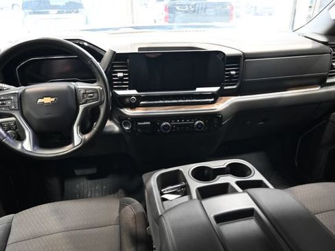 Used 2024 Chevrolet Silverado 2500 LT AWD/4WD image 15